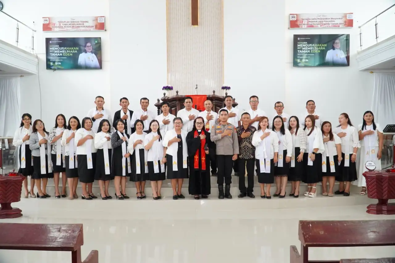 Polsek Langowan Gelar Minggu Kasih di Jemaat GMIM Daniel Karumenga, Perkuat Sinergi Jaga Kamtibmas